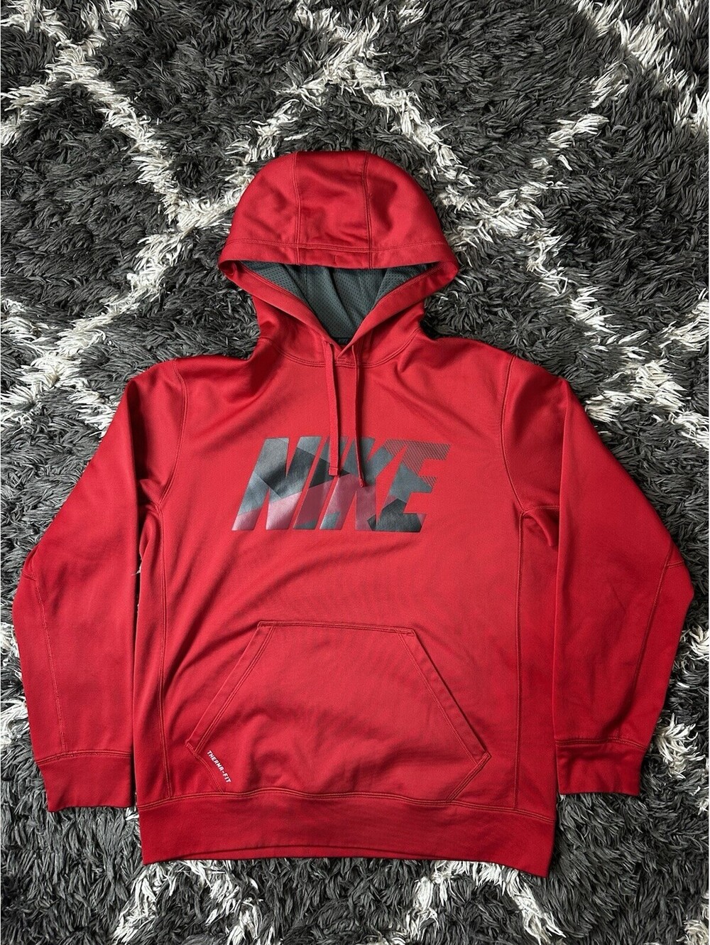 Nike Therma-FIT Hoodie Mens M Red Gray Camo Graphic Logo Pullover Sweatshirt